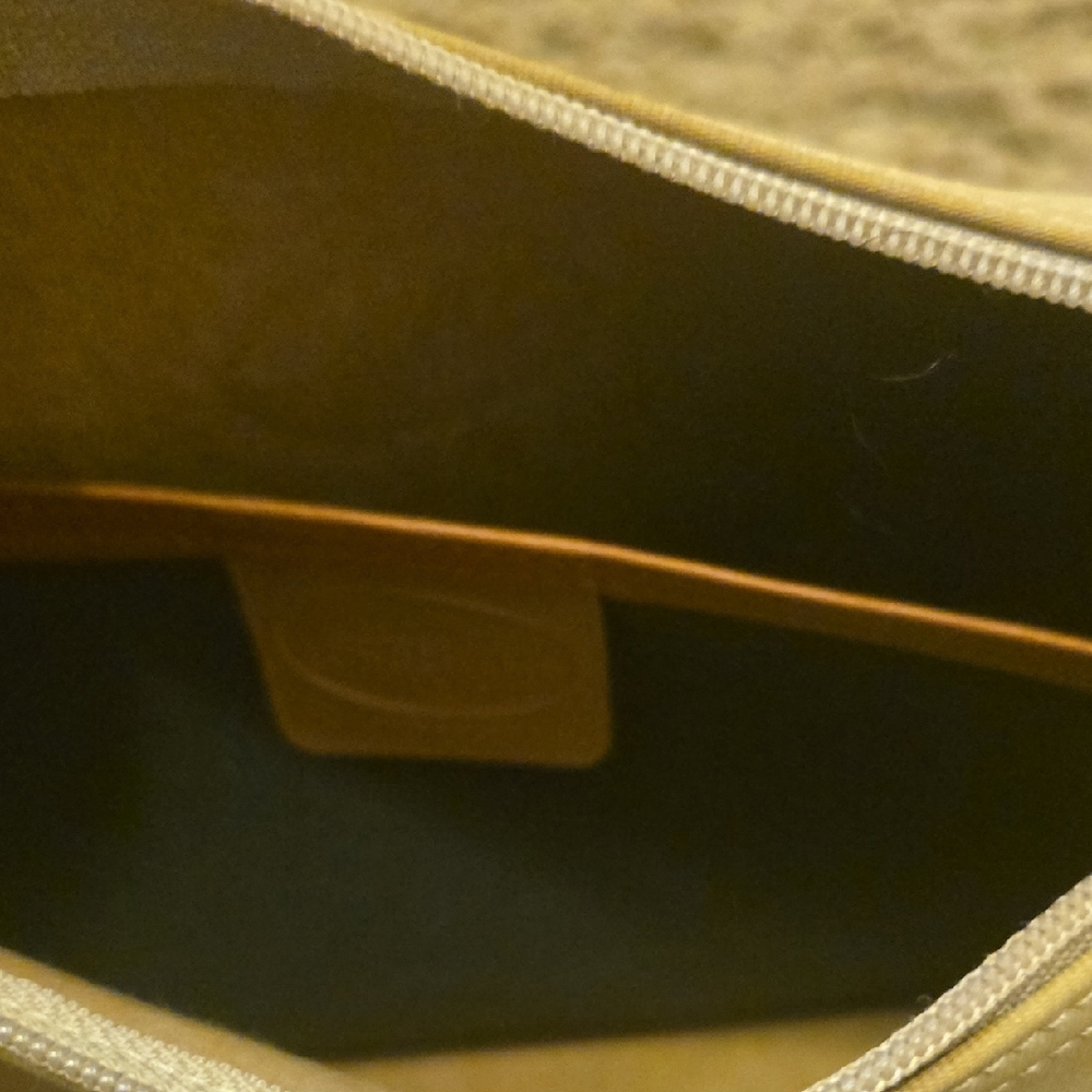 Elegant Longchamp Tan Shoulder Bag - Picture 10 of 15